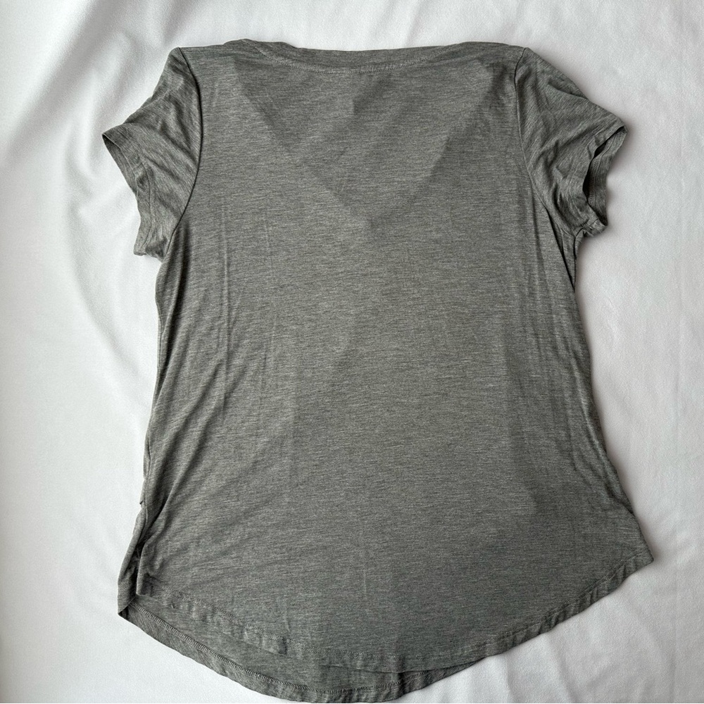 Latched Mama V-Neck Boyfriend Nursing Tee - Grey - Size XS - Picture 2 of 5